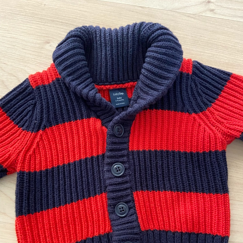 Sweater/jacket knit with bottom